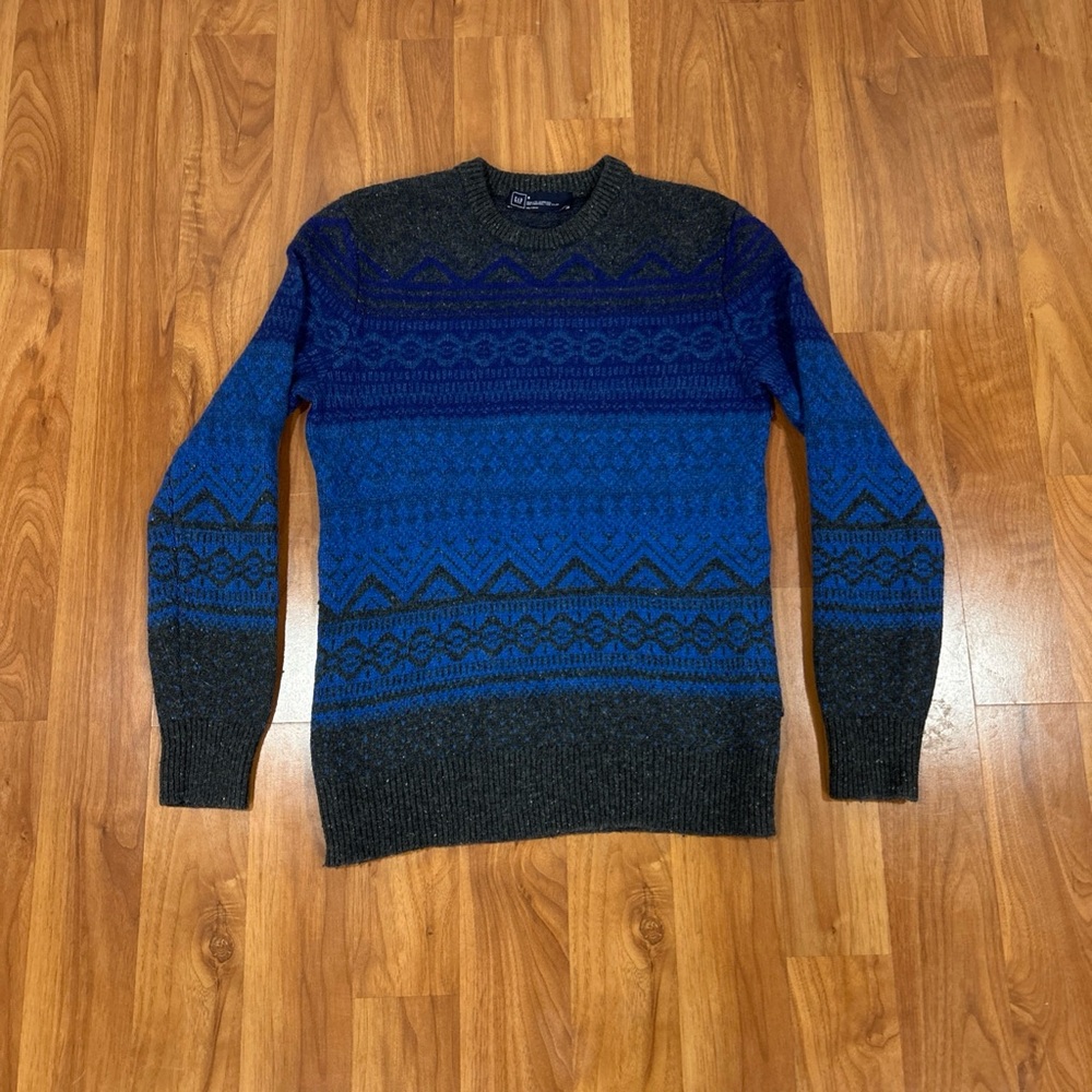 GAP Men's Sweater in Blue and Black Pattern